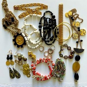 CLEARANCE!   Vintage jewelry bundle 1.4 pounds